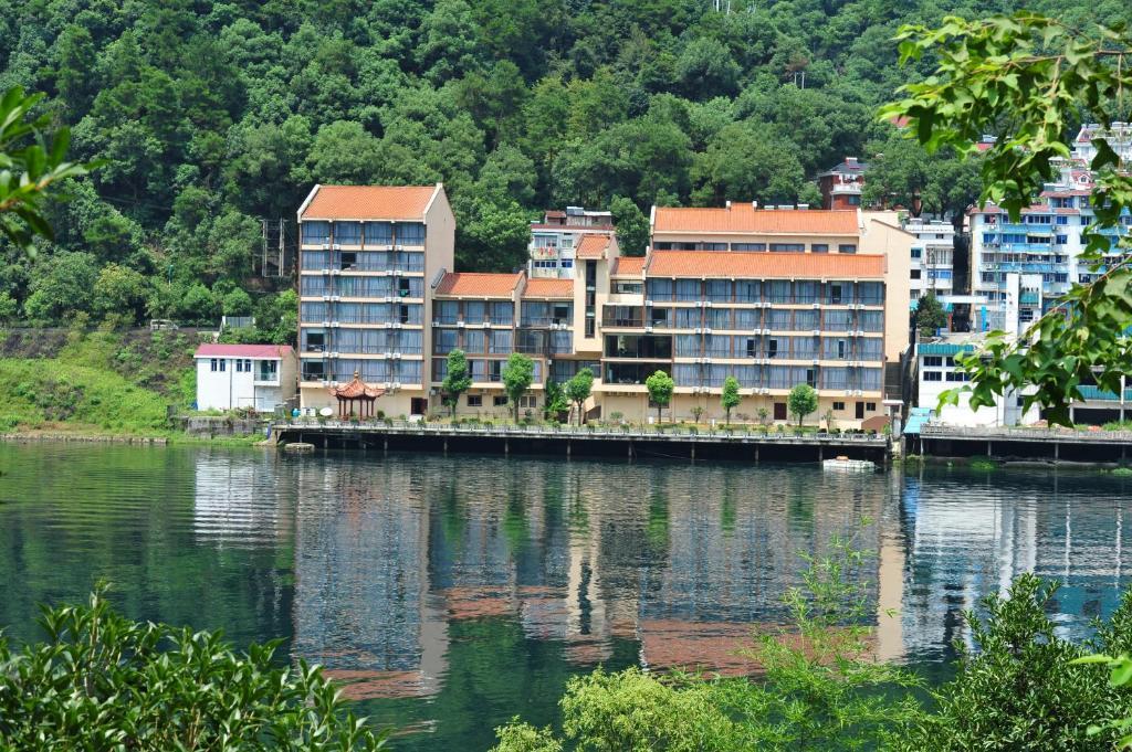 Jiande Yinyuan Hotel Tangcun Exterior photo