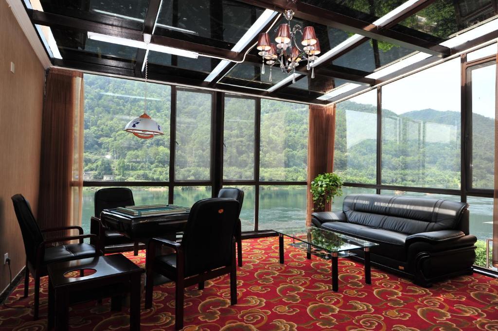 Jiande Yinyuan Hotel Tangcun Exterior photo
